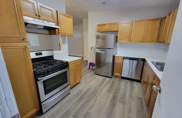 Room in 3 Bedroom Home at Mallard Crest