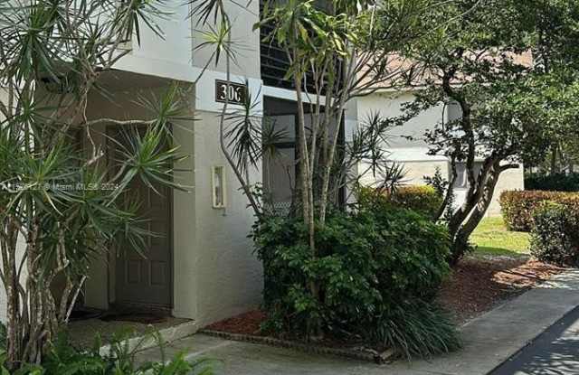 306 Gardens Dr