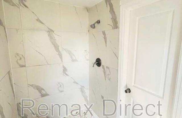 804 Ridgewood Drive 2