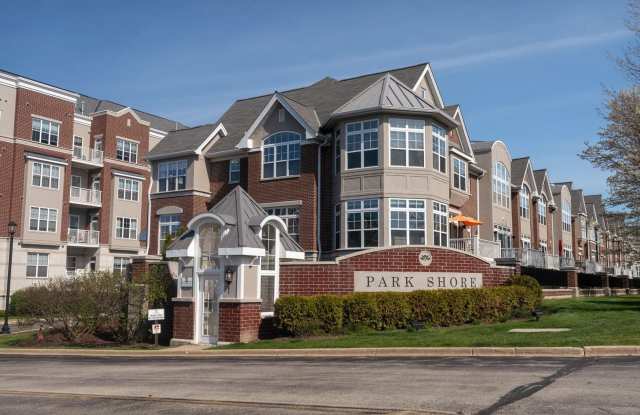 2 Bedroom Lake Michigan Condominium