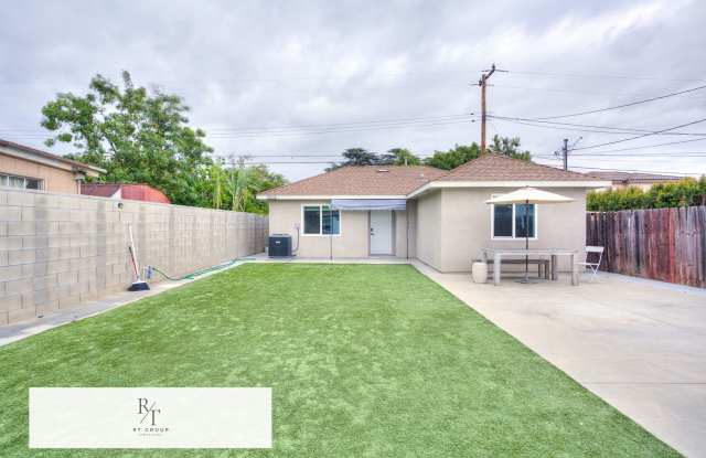 Bright 2BD Back House in Temple City Unified School District – Washer/Dryer Included. Separate Entrance with Front unit.
