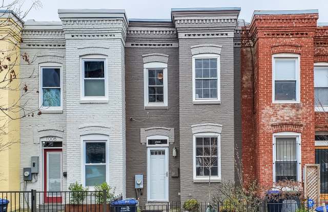 1008 W St NW