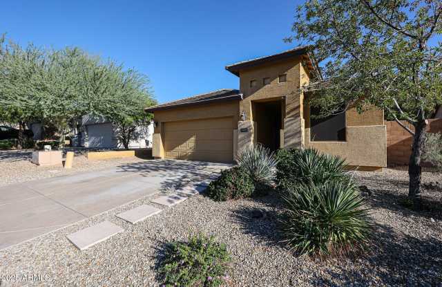 7335 W DESERT MIRAGE Drive