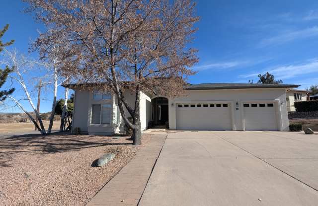 Photo of 801 S Greenfaire Cir