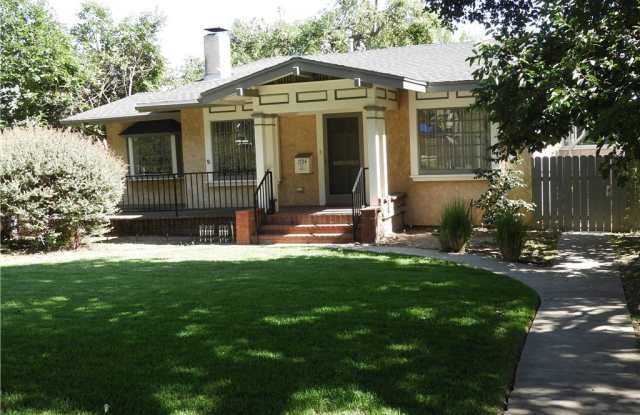 1554 Las Lunas Street