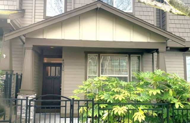 Wonderful Townhouse in Bethany/ NW Portland