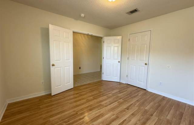 3328 Marion Oaks Way