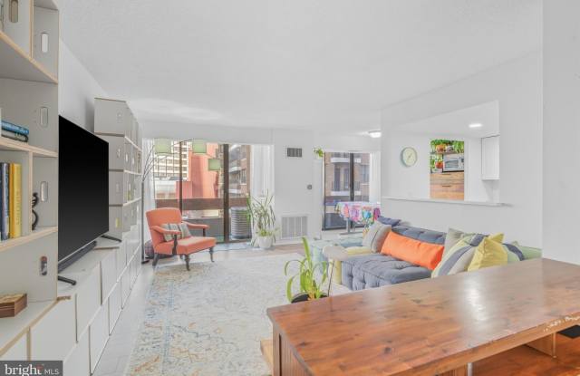 Photo of 1326-42 SPRUCE Street unit: 805