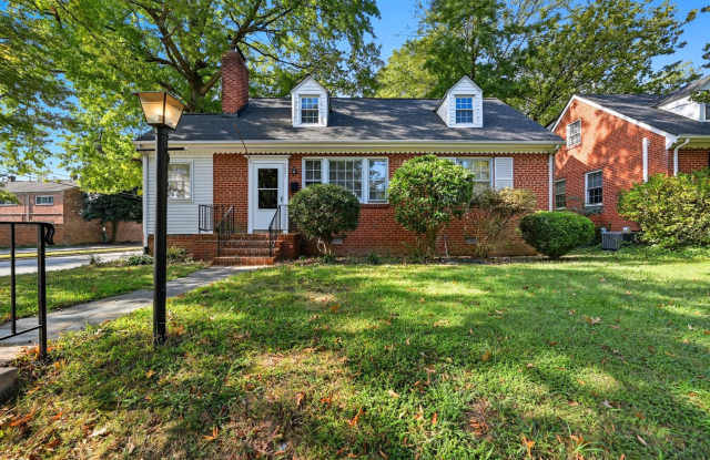 Cute 2 Bedrooms in the City's West End