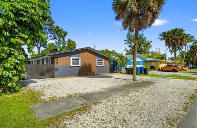 827 SW 29th St