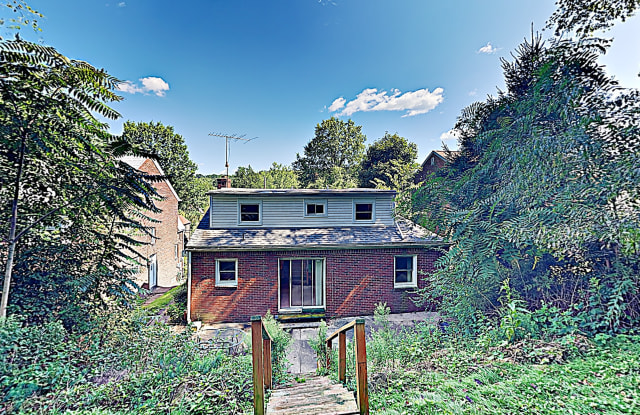 610 Cascade Rd - 610 Cascade Road, Forest Hills, PA 15221