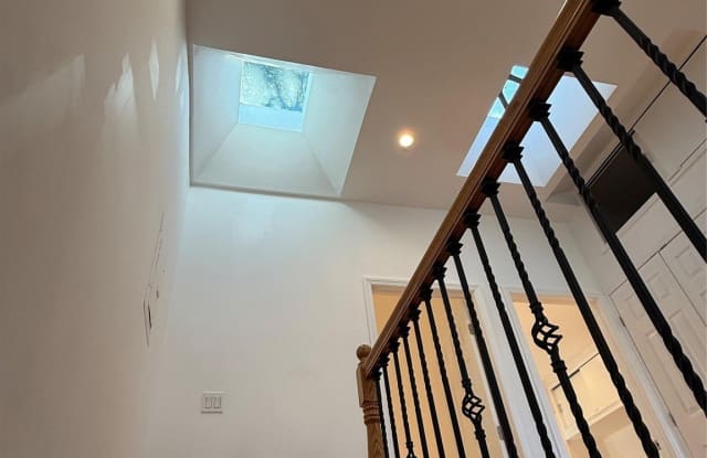 Photo of 562 39th Street