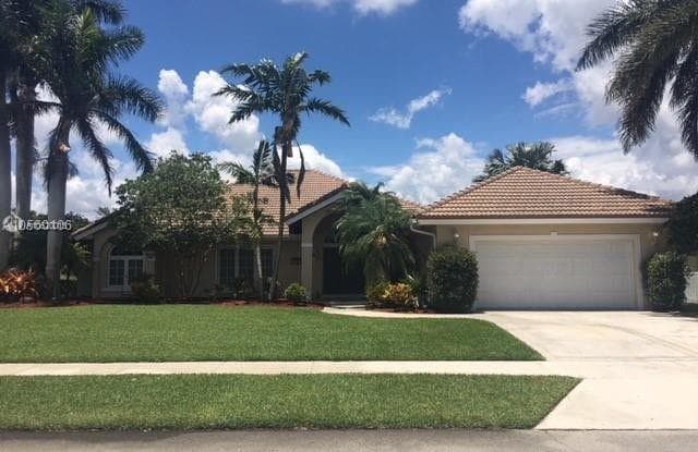 2545 Fairways Dr - 2545 Fairways Drive, Homestead, FL 33035