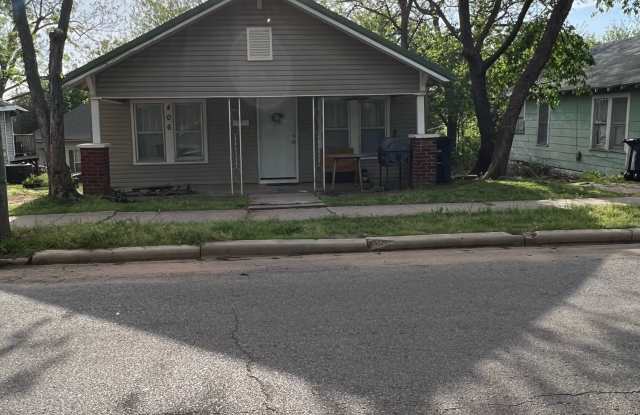 406 N Center