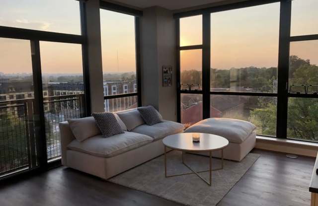 Photo of 1320 Fenwick Lane #802