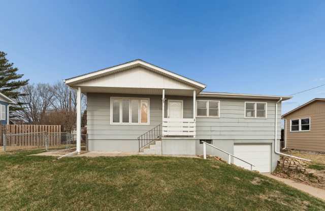 Charming 3-bedroom, 1-bath home conveniently located in the LaVista area