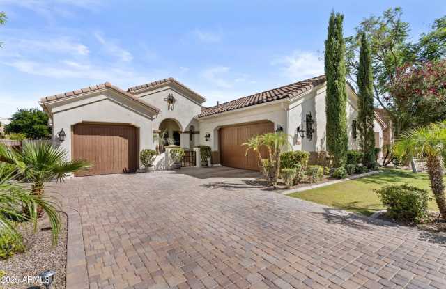 211 W NEW DAWN Drive