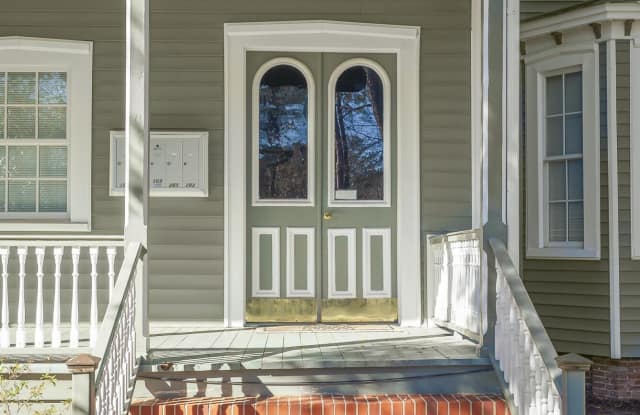 105 Florence Street unit: 103