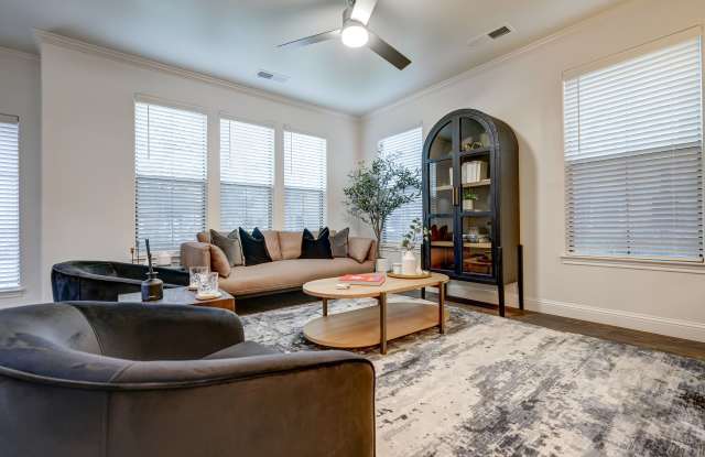 La Villita Lakeside & Landings