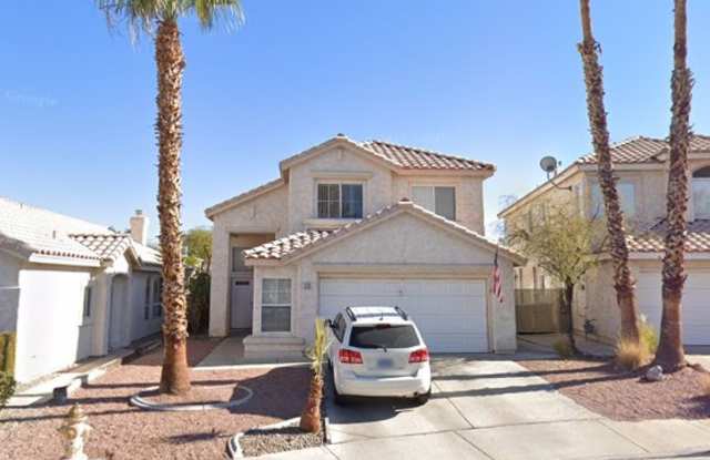 Elegant Living in Green Valley!