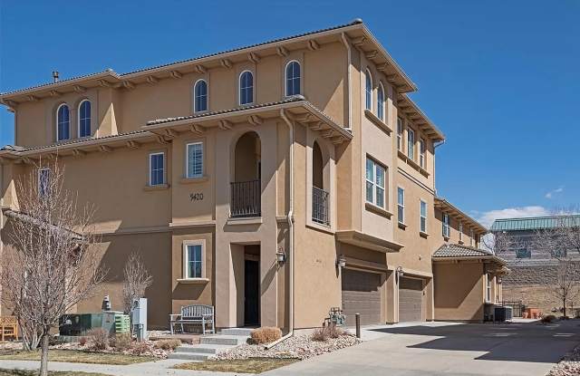 Photo of 9420 Loggia Street