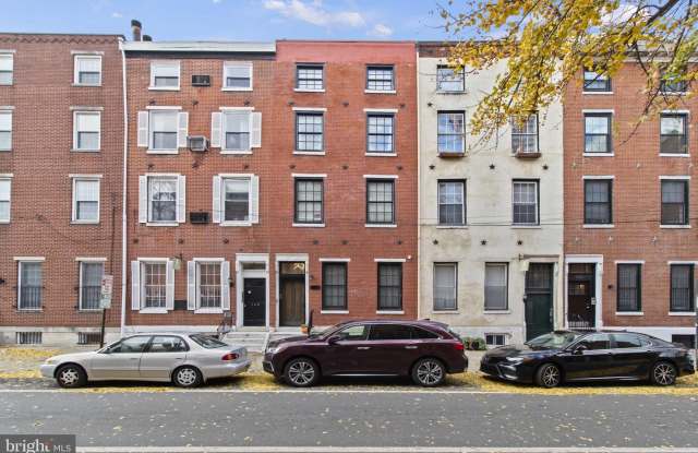 418 S 15TH Street unit: 2R