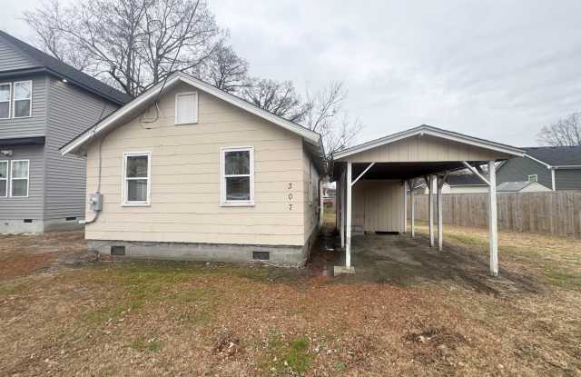 307 W Cypress Street