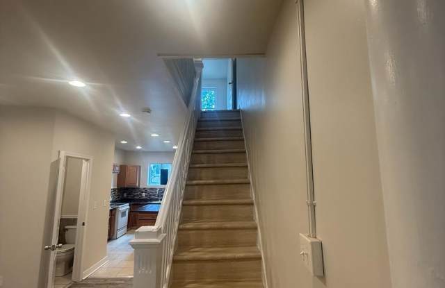 2753 W FAIRMOUNT Avenue