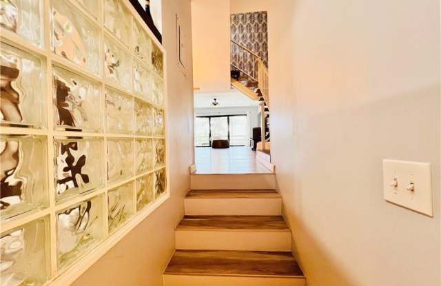 11000 S Ocean Drive unit: 6I