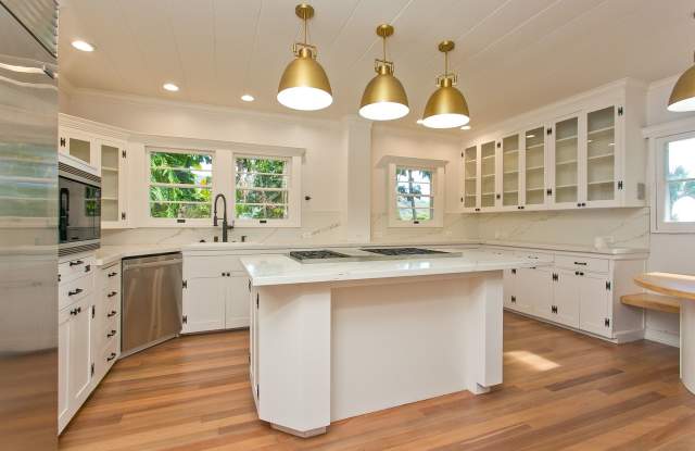 Rarely Available Private Estate in Manoa! Move in Ready!
