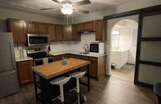 202 Barber Street unit: 1