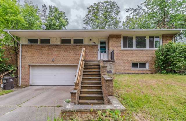 1035 Newport Road