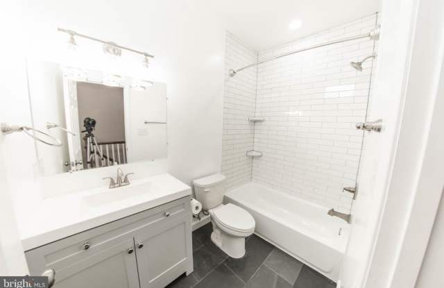 636 S KENWOOD AVENUE