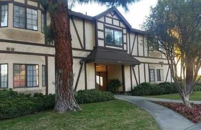 Photo of Stunning West Hills 1+1 Upper Unit