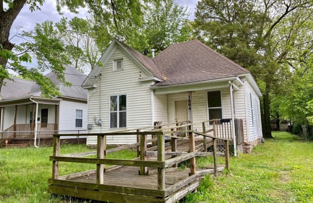 1884 N Missouri - 1884 North Missouri Avenue, Springfield, MO 65803