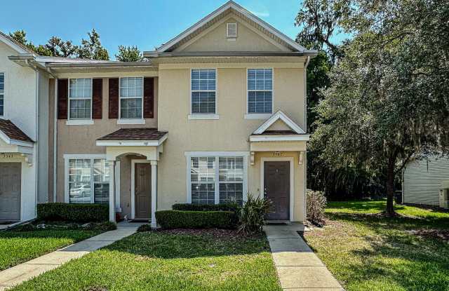 3547 TWISTED TREE LN
