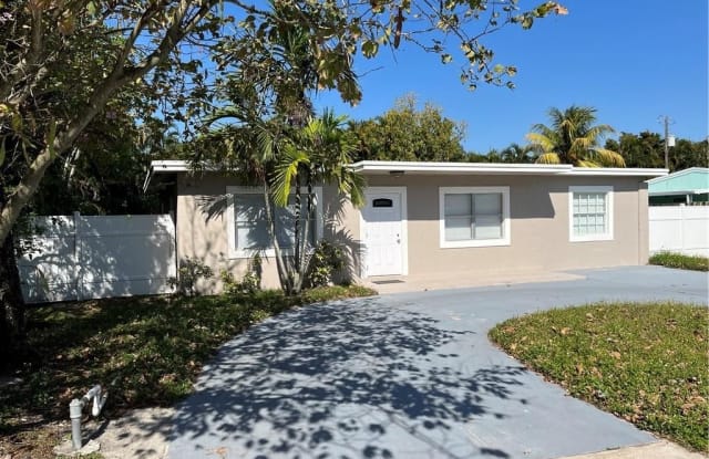 823 Helena Dr - 823 Helena Dr, Palm Beach County, FL 33461