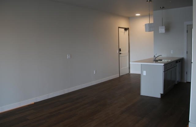 119 River Drive North Unit C32