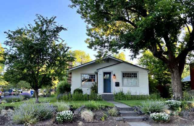 Charming Historical Home, Desirable Downtown Location. Flexible Lease Terms, 30-day Min. All Utilities Incld. - 354 Northwest Florida Avenue, Bend, OR 97703