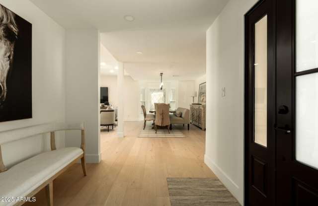 7220 E BUENA TERRA Way