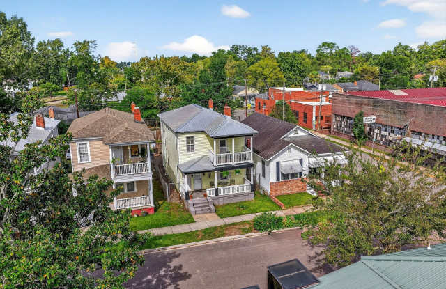 Annual 2/1 Furnished Rental near Downtown Savannah