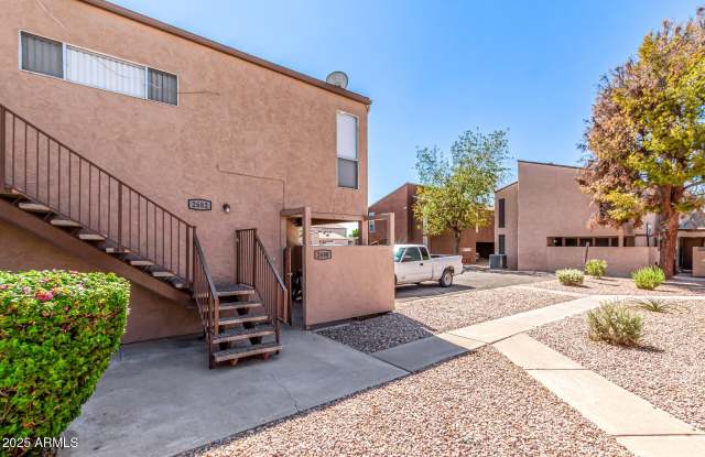 Photo of 2680 E OAKLEAF Drive