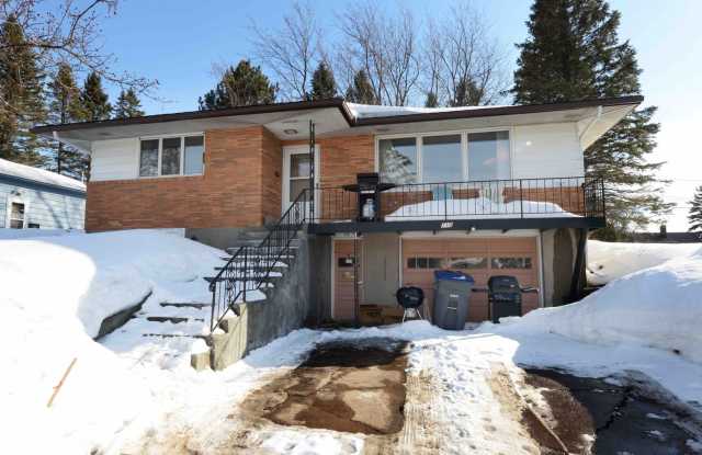 AVAILABLE JUNE - 4 BED 2 BATH