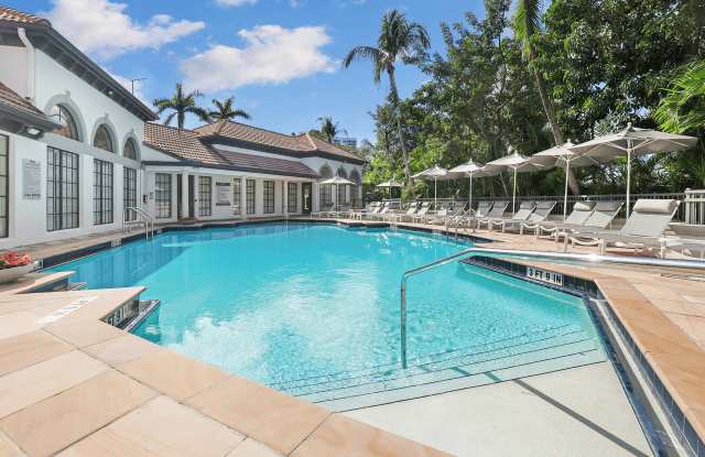 Promenade at Aventura Apartments