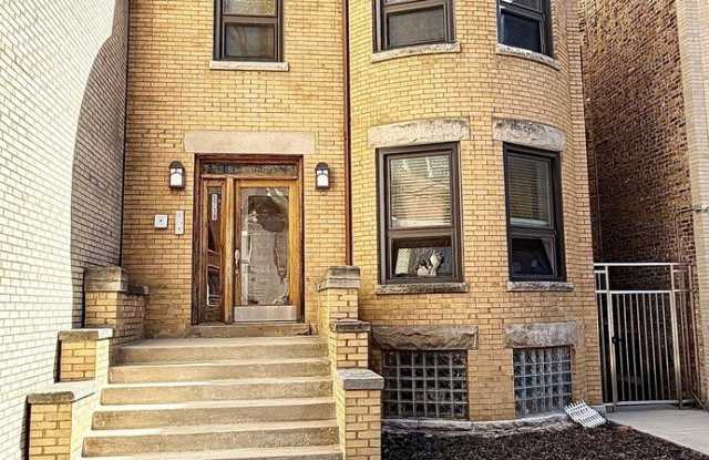 5739 N Winthrop Avenue unit: 1