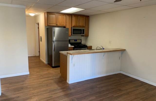 2 bedroom 1 bath apartment for rent