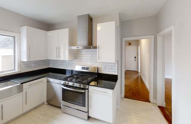 Photo of NIce 3 bed in Somerville