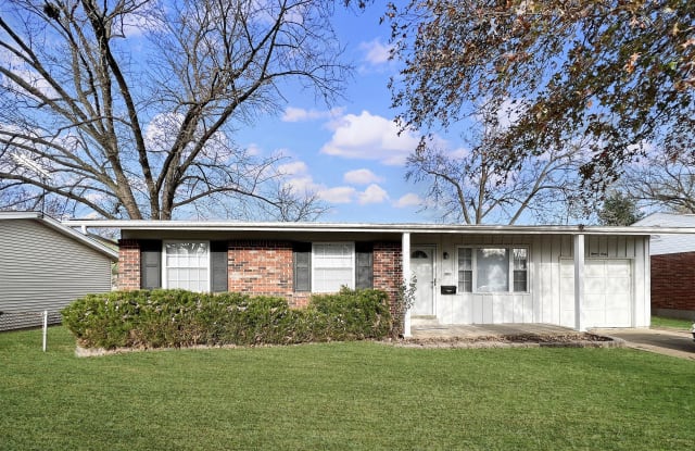 1560 Bluefield Drive - 1560 Bluefield Drive, Florissant, MO 63033