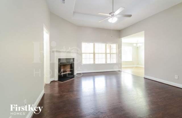 460 River Crest Drive North