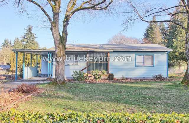 3/4 Acre Property With 2 Bed, 1 Bath and 4 Car Garage